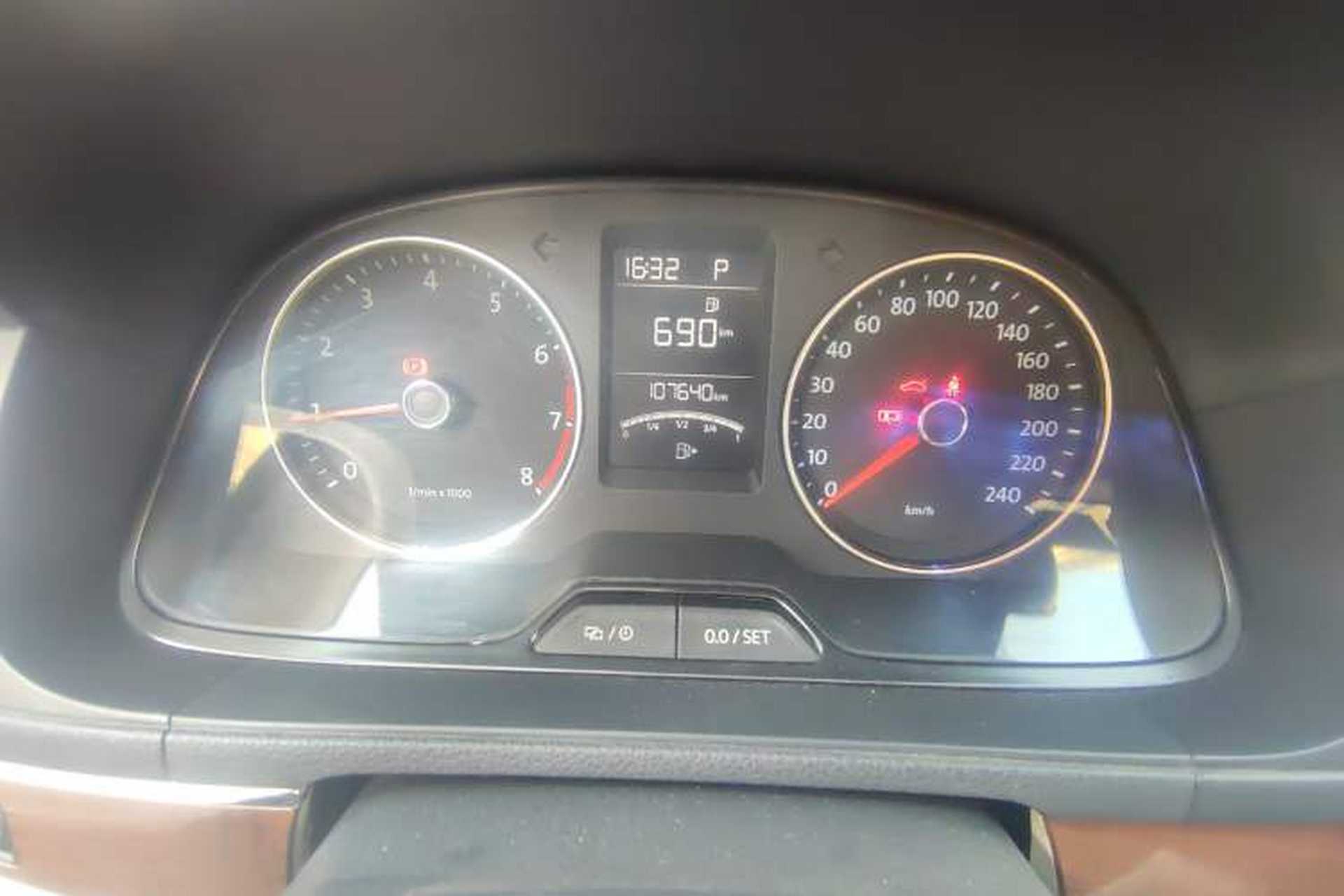 Used Volkswagen Lavida 2013 Revised Classic 1.6L Automatic Fashion Edition Instrument Cluster