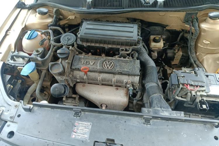 Used Volkswagen Lavida 2013 1.6L Automatic Fashion Edition Engine Bay
