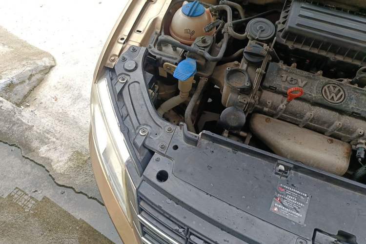 Used Volkswagen Lavida 2013 1.6L Automatic Fashion Edition Engine Bay Right