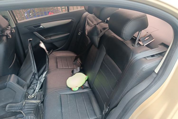 Used Volkswagen Lavida 2013 1.6L Automatic Fashion Edition Left Rear Seat