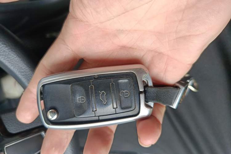 Used Volkswagen Lavida 2013 1.6L Automatic Fashion Edition Vehicle Key