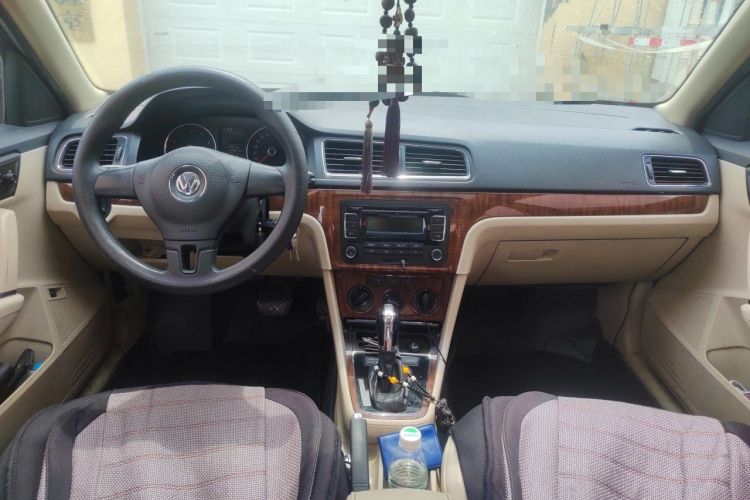 Used Volkswagen Lavida 2013 1.4TSI DSG Comfort Edition Center Console