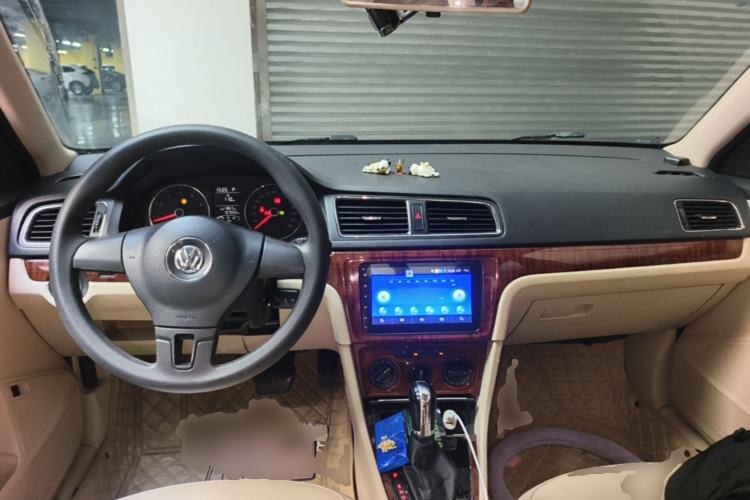 Used Volkswagen Lavida 2013 1.4TSI DSG Comfort Edition Center Console