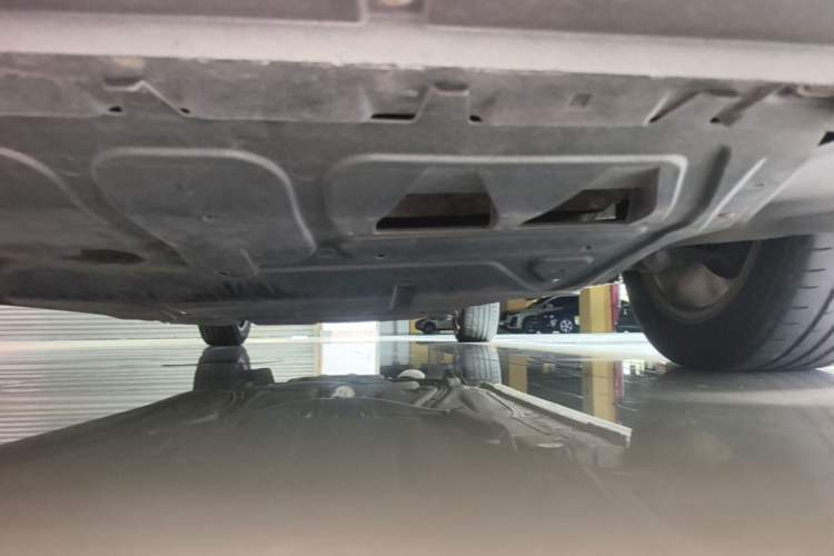 Used Volkswagen Lavida 2013 1.4TSI DSG Comfort Edition Chassis Front