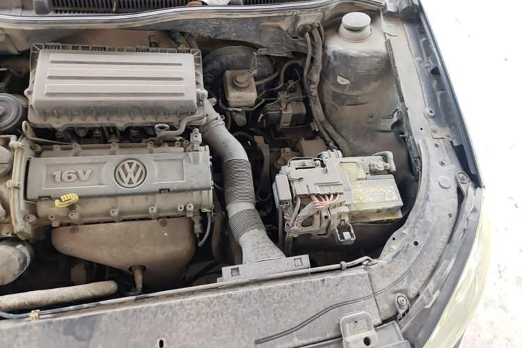 Used Volkswagen Lavida 2013 Classic 1.6L Manual Fashion Edition Engine Bay Left