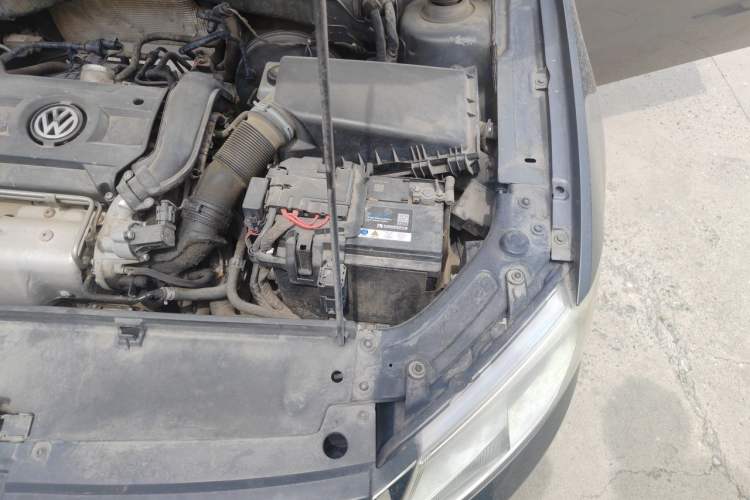 Used Volkswagen Lavida 2013 1.4TSI DSG Comfort Edition Engine Bay Left