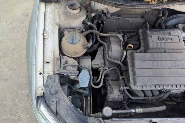 Used Volkswagen Lavida 2013 Revised Classic 1.6L Manual Fashion Edition Engine Bay Right