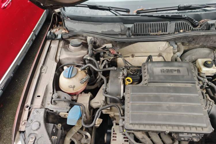 Used Volkswagen Lavida 2013 Revised Classic 1.6L Automatic Fashion Edition Engine Bay Right