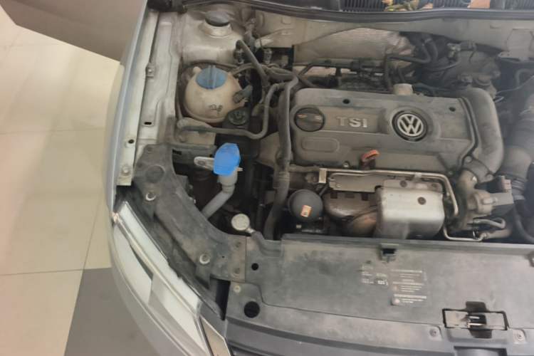 Used Volkswagen Lavida 2013 1.4TSI DSG Comfort Edition Engine Bay Right