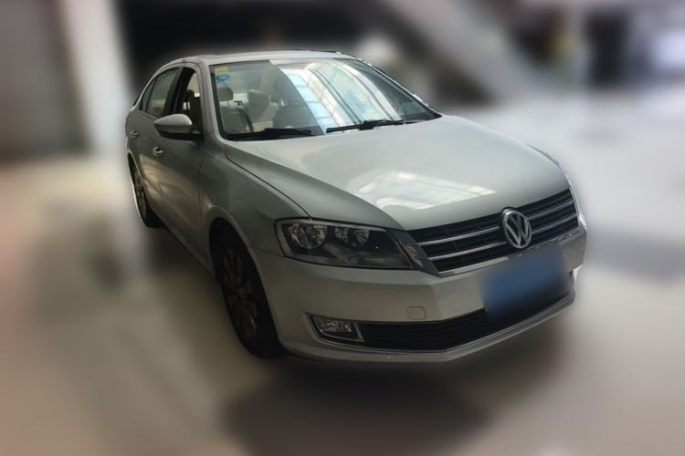 Used Volkswagen Lavida 2013 1.4TSI DSG Comfort Edition Front Right 45 Deg