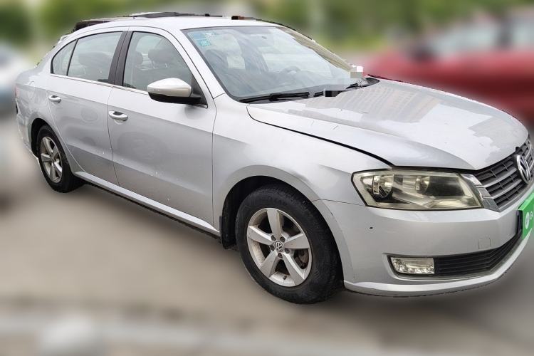 Used Volkswagen Lavida 2013 Revised Classic 1.6L Automatic Fashion Edition Front Right 45 Deg