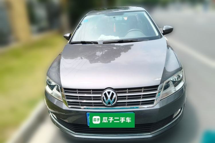 Used Volkswagen Lavida 2013 1.6L Manual Comfort Edition Front