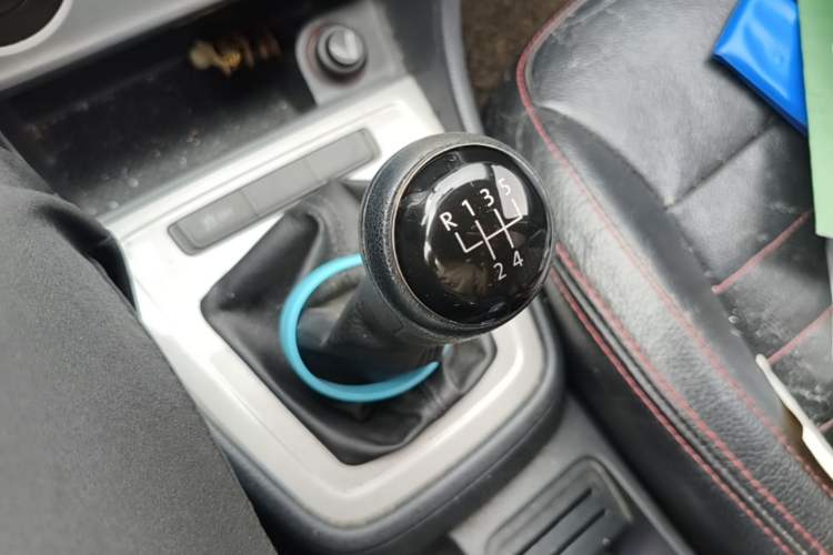 Used Volkswagen Lavida 2013 Revised Classic 1.6L Manual Fashion Edition Gear Lever