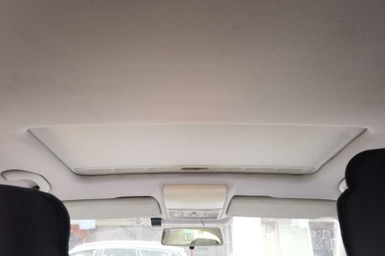 Used Volkswagen Lavida 2013 Restyled Classic 1.6L Manual Comfort Edition Headliner