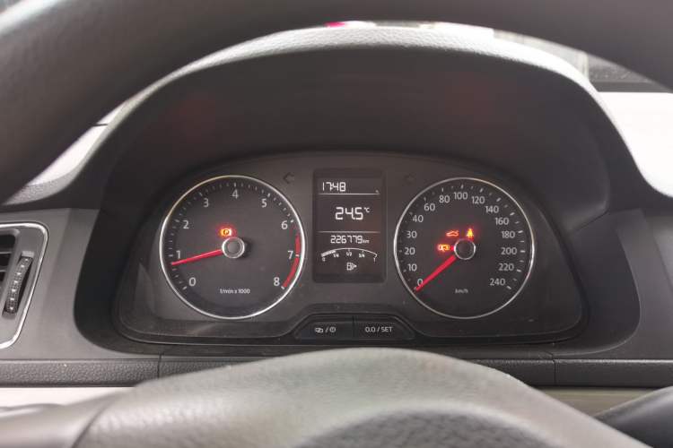Used Volkswagen Lavida 2013 Restyled Classic 1.6L Manual Comfort Edition Instrument Cluster