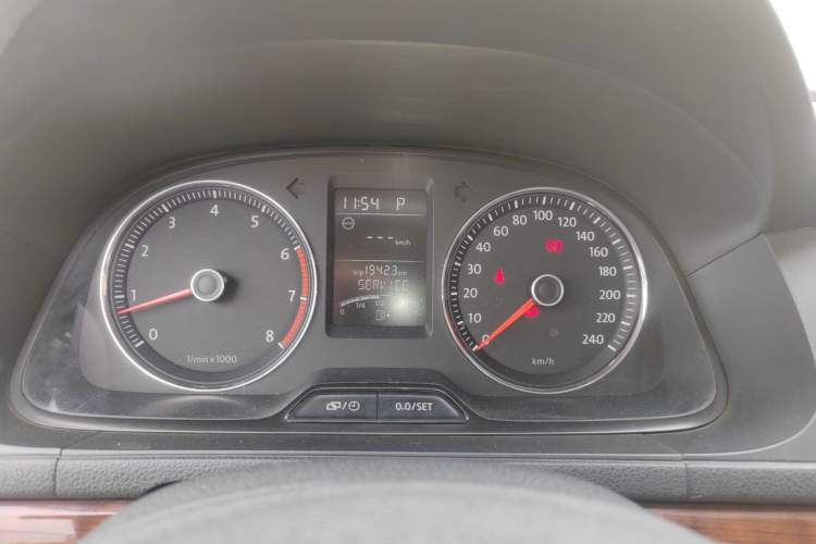 Used Volkswagen Lavida 2013 1.4TSI DSG Comfort Edition Instrument Cluster