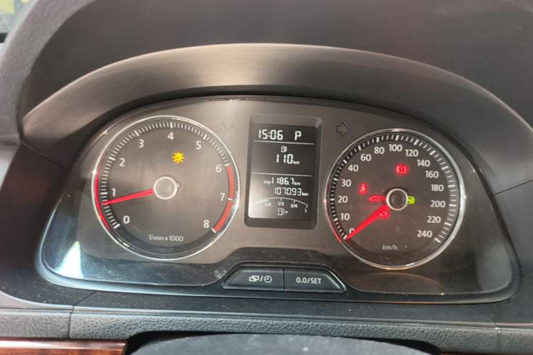 Used Volkswagen Lavida 2013 1.4TSI DSG Comfort Edition Instrument Cluster