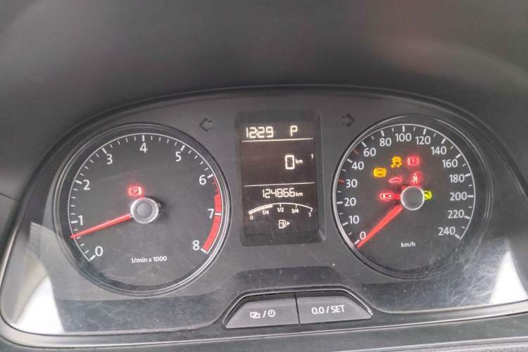 Used Volkswagen Lavida 2013 Revised Classic 1.6L Automatic Fashion Edition Instrument Cluster