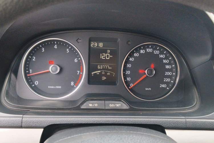 Used Volkswagen Lavida 2013 1.6L Manual Comfort Edition Instrument Cluster