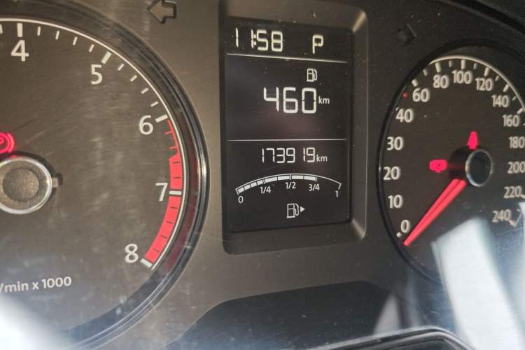 Used Volkswagen Lavida 2013 Revised Classic 1.6L Automatic Fashion Edition Odometer Close Up