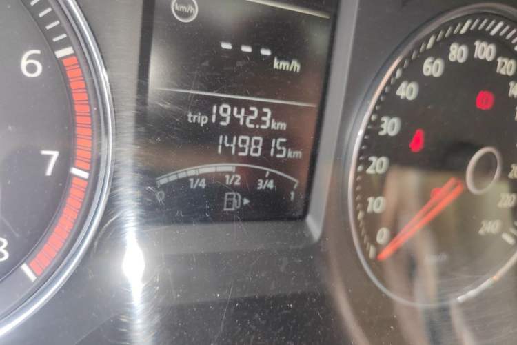 Used Volkswagen Lavida 2013 1.4TSI DSG Comfort Edition Odometer Close Up
