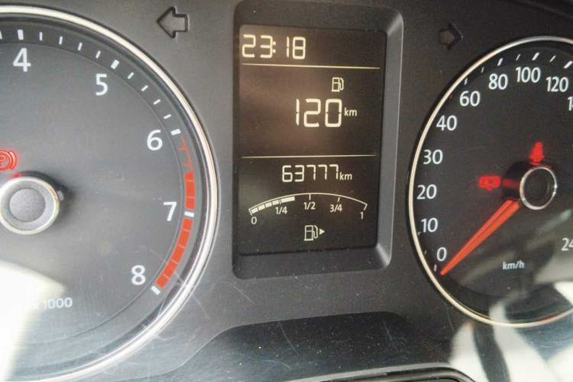 Used Volkswagen Lavida 2013 1.6L Manual Comfort Edition Odometer Close Up