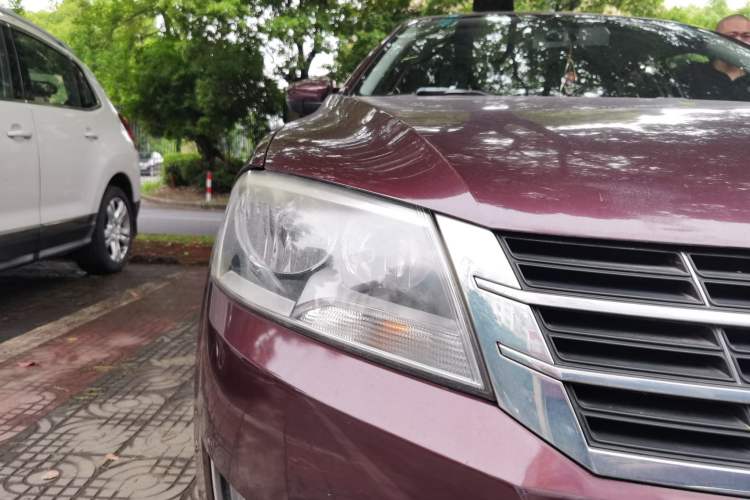 Used Volkswagen Lavida 2013 Restyled Classic 1.6L Manual Comfort Edition Right Front Headlight