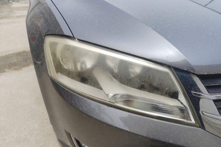 Used Volkswagen Lavida 2013 1.4TSI DSG Comfort Edition Right Front Headlight