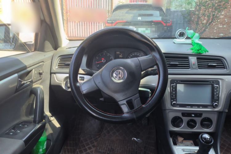 Used Volkswagen Lavida 2013 Revised Classic 1.6L Manual Fashion Edition Steering Wheel