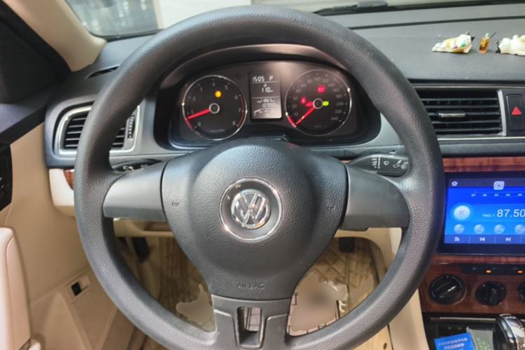 Used Volkswagen Lavida 2013 1.4TSI DSG Comfort Edition Steering Wheel