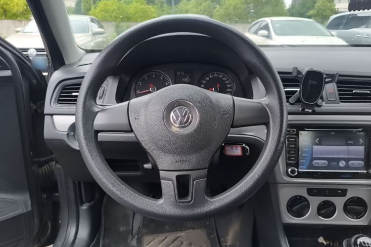 Used Volkswagen Lavida 2013 Revised Classic 1.6L Manual Fashion Edition Steering Wheel