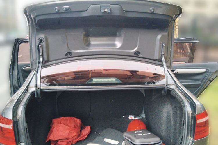 Used Volkswagen Lavida 2013 1.6L Manual Comfort Edition Trunk
