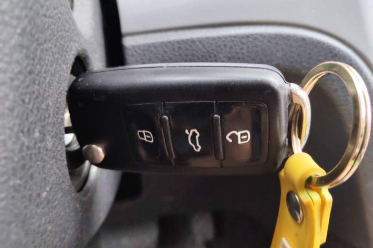 Used Volkswagen Lavida 2013 Revised Classic 1.6L Automatic Fashion Edition Vehicle Key