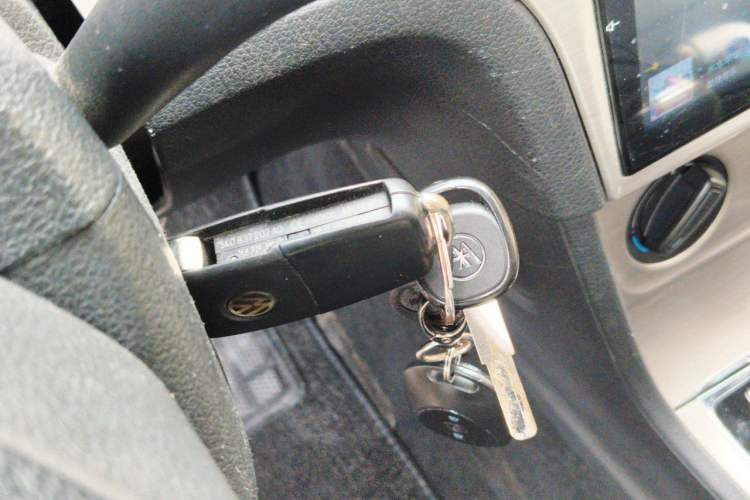 Used Volkswagen Lavida 2013 1.6L Manual Comfort Edition Vehicle Key
