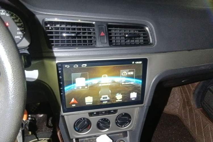Used Volkswagen Lavida 2013 Revised Classic 1.6L Manual Fashion Edition Audio And AC Panel