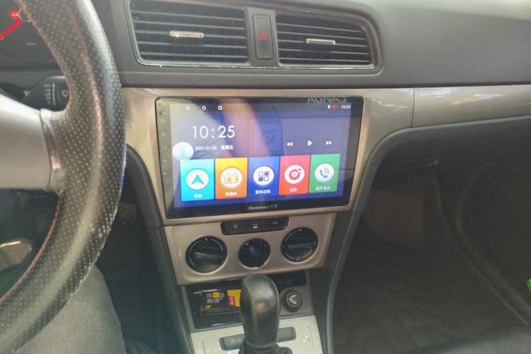 Used Volkswagen Lavida 2013 Revised Classic 1.6L Automatic Fashion Edition Audio And AC Panel
