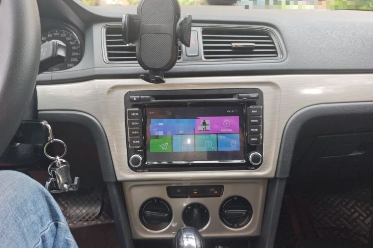 Used Volkswagen Lavida 2013 Revised Classic 1.6L Automatic Fashion Edition Audio And AC Panel