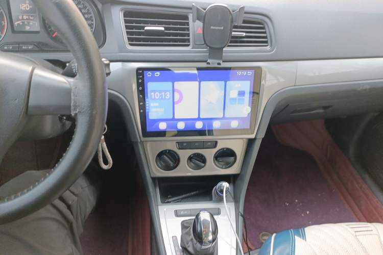 Used Volkswagen Lavida 2013 Revised Classic 1.6L Automatic Fashion Edition Audio And AC Panel
