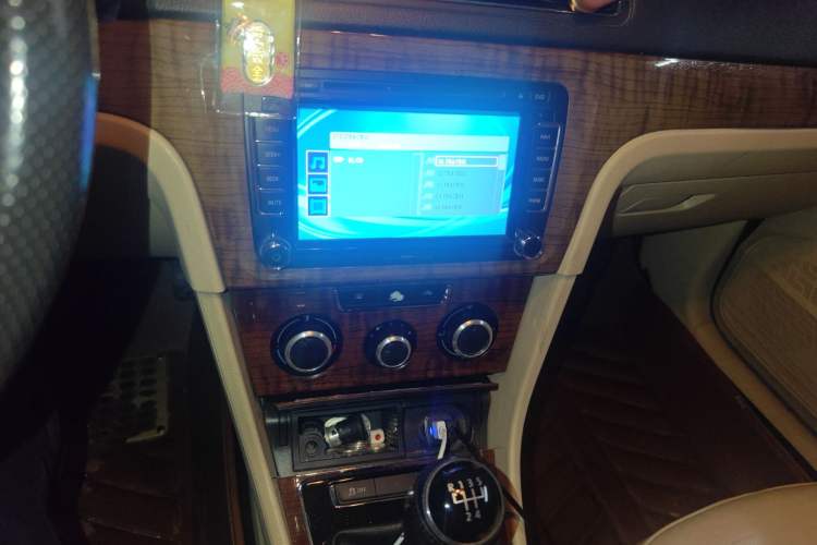 Used Volkswagen Lavida 2013 Revised Version 1.4 TSI Manual Comfort Edition Audio And AC Panel