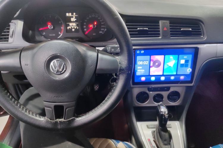 Used Volkswagen Lavida 2013 Revised Classic 1.6L Automatic Fashion Edition Center Console