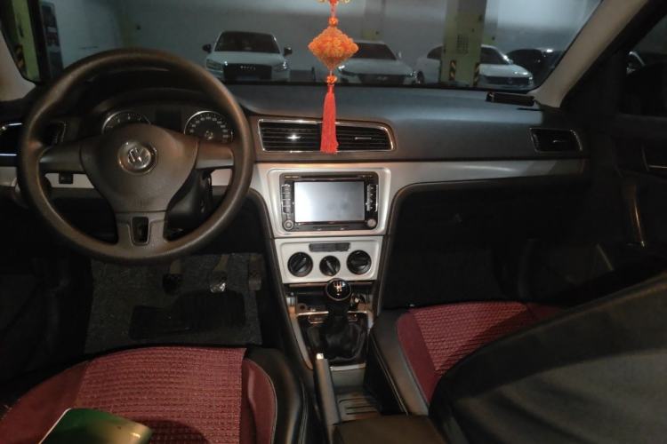 Used Volkswagen Lavida 2013 Restyled Classic 1.6L Manual Comfort Edition Center Console