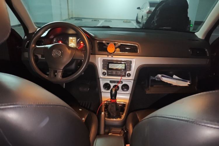 Used Volkswagen Lavida 2013 Restyled Classic 1.6L Automatic Comfort Edition Center Console