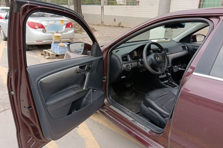Used Volkswagen Lavida 2013 Restyled Classic 1.6L Automatic Comfort Edition Driver Seat