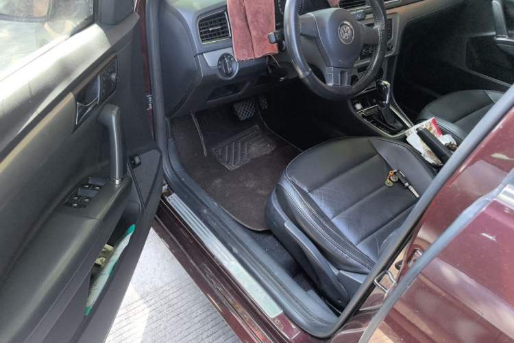 Used Volkswagen Lavida 2013 1.6L Automatic Comfort Edition Driver Seat