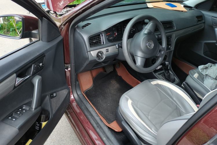 Used Volkswagen Lavida 2013 1.6L Automatic Fashion Edition Driver Seat