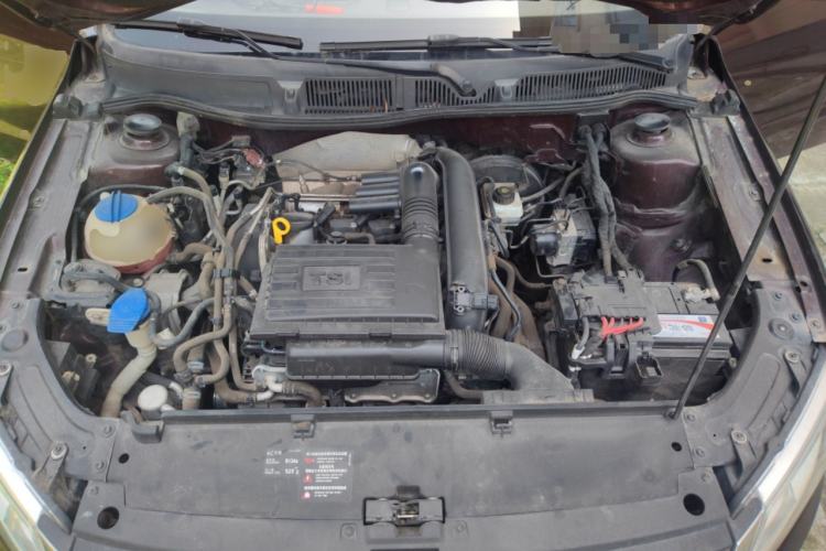Used Volkswagen Lavida 2013 Revised Version 1.4 TSI Manual Comfort Edition Engine Bay