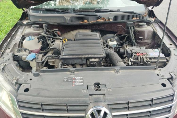 Used Volkswagen Lavida 2013 Revised Classic 1.6L Manual Fashion Edition Engine Bay