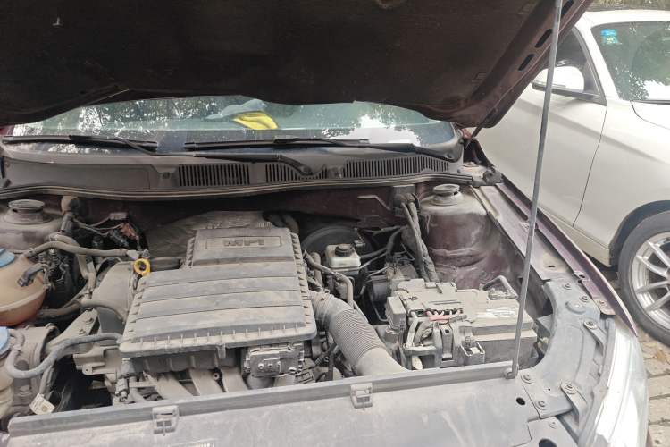 Used Volkswagen Lavida 2013 Restyled Classic 1.6L Manual Comfort Edition Engine Bay Left