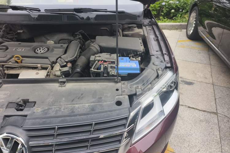 Used Volkswagen Lavida 2013 1.4TSI DSG Comfort Edition Engine Bay Left