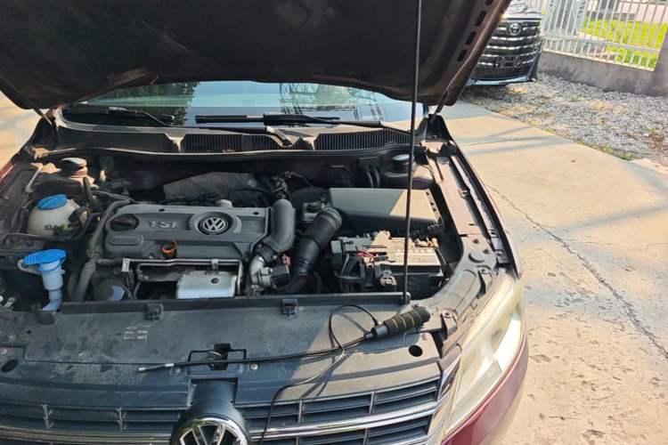 Used Volkswagen Lavida 2013 1.4TSI DSG Luxury Edition Engine Bay Left
